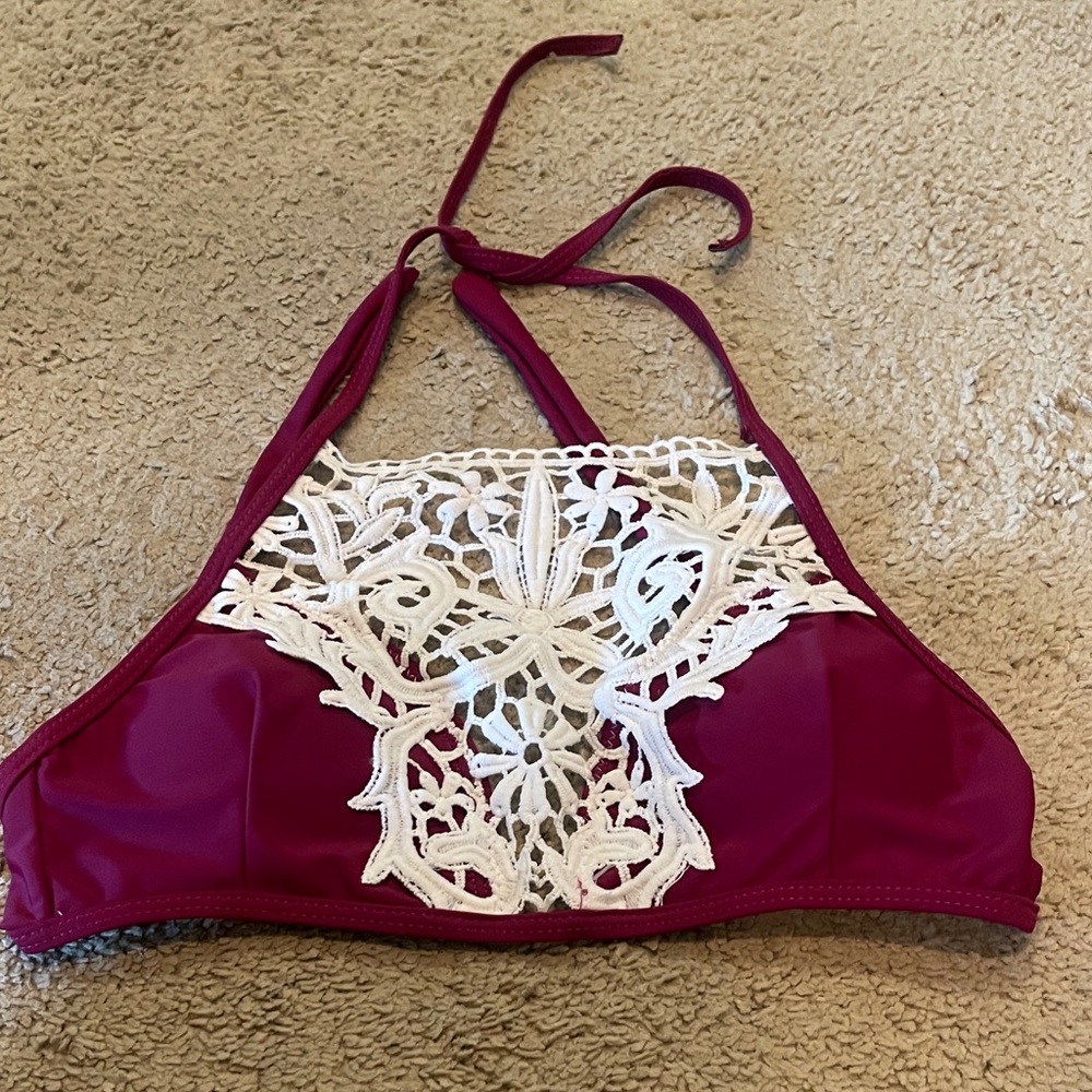 Source Unknown Magenta and White Lace Bikini Top
